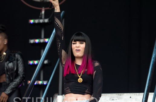 Peste 30.000 de spectatori la concertul Jessie J de pe plaja din Mamaia