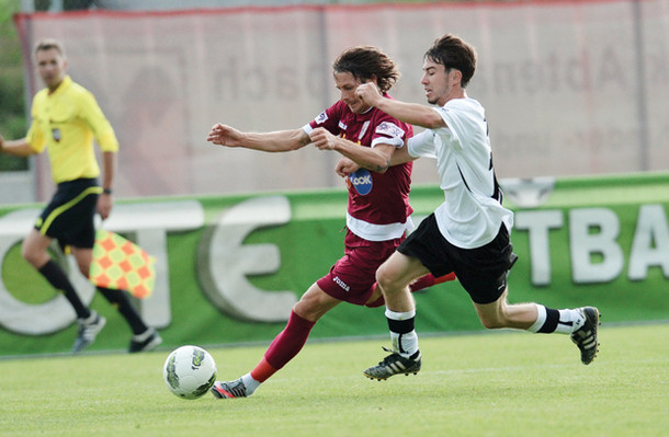 TUPEU SAU NEBUNIE. Nici 17 goluri nu-l implinesc