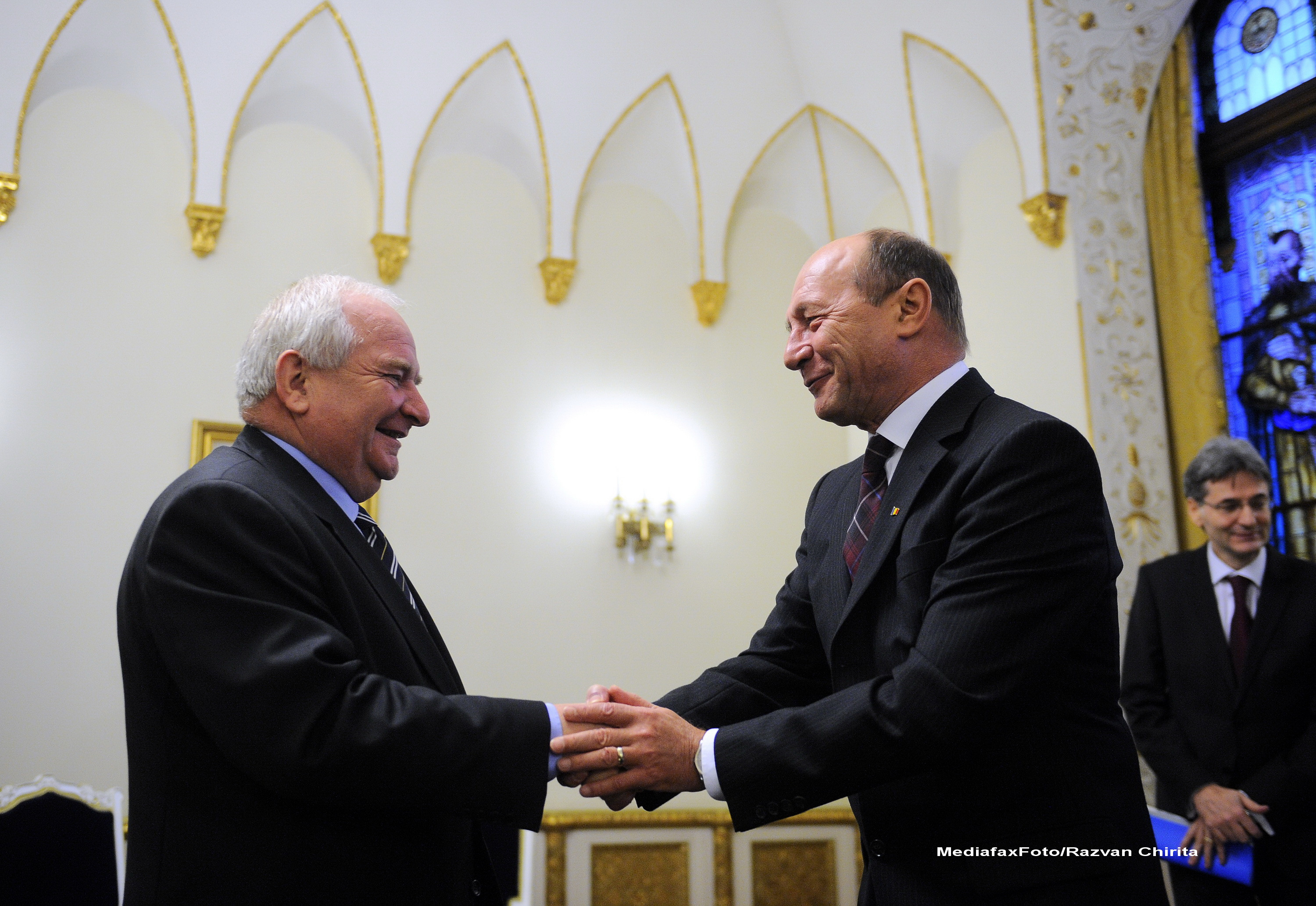 Presedintele grupului PPE din PE: Ponta sa demisioneze daca se dovedeste ca a plagiat