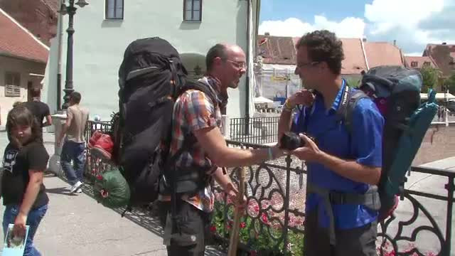 Povestea neamtului care si-a abandonat viata pentru a merge pe jos pana in Tibet. A ajuns la Sibiu