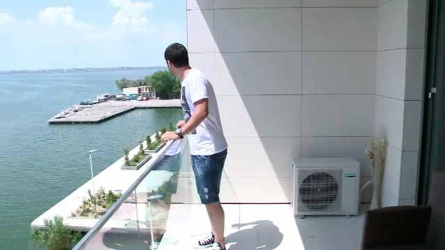 Apartamentele de lux de pe litoral. Cat costa diminetile cu vedere la Marea Neagra in Mamaia. VIDEO