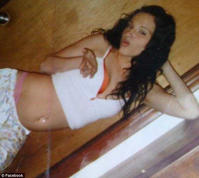 "Imi place sa-mi maltratez copilul". Mesajele si filmarile unei femei care au ingrozit lumea