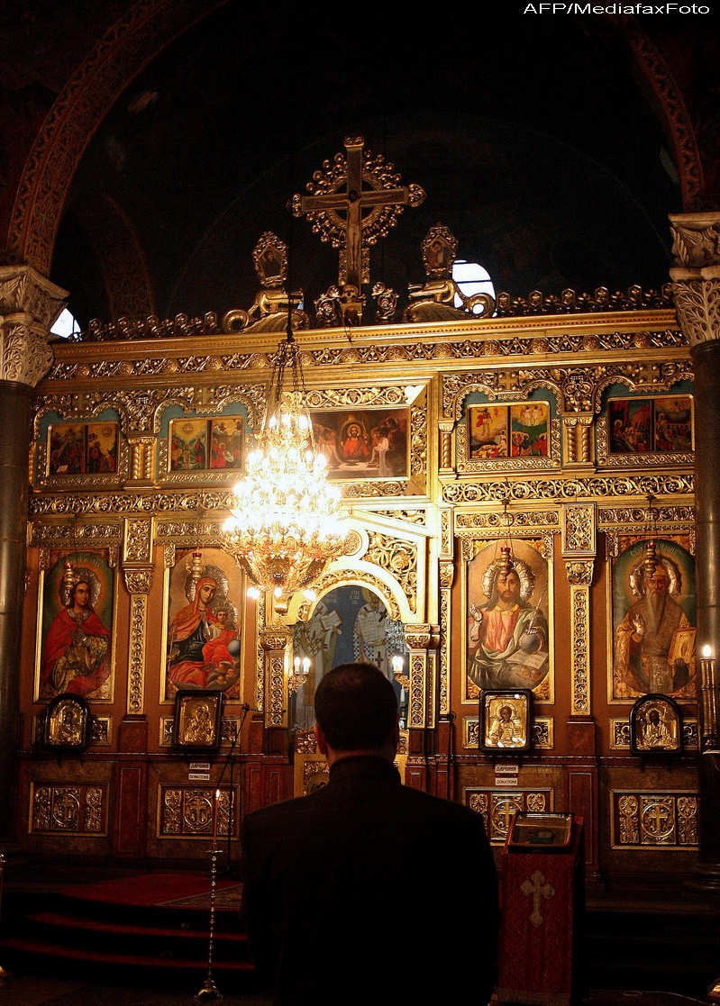 Un preot bulgar isi sfatuieste enoriasii sa-i pedeapseasca pe homosexuali printr-o metoda din Biblie