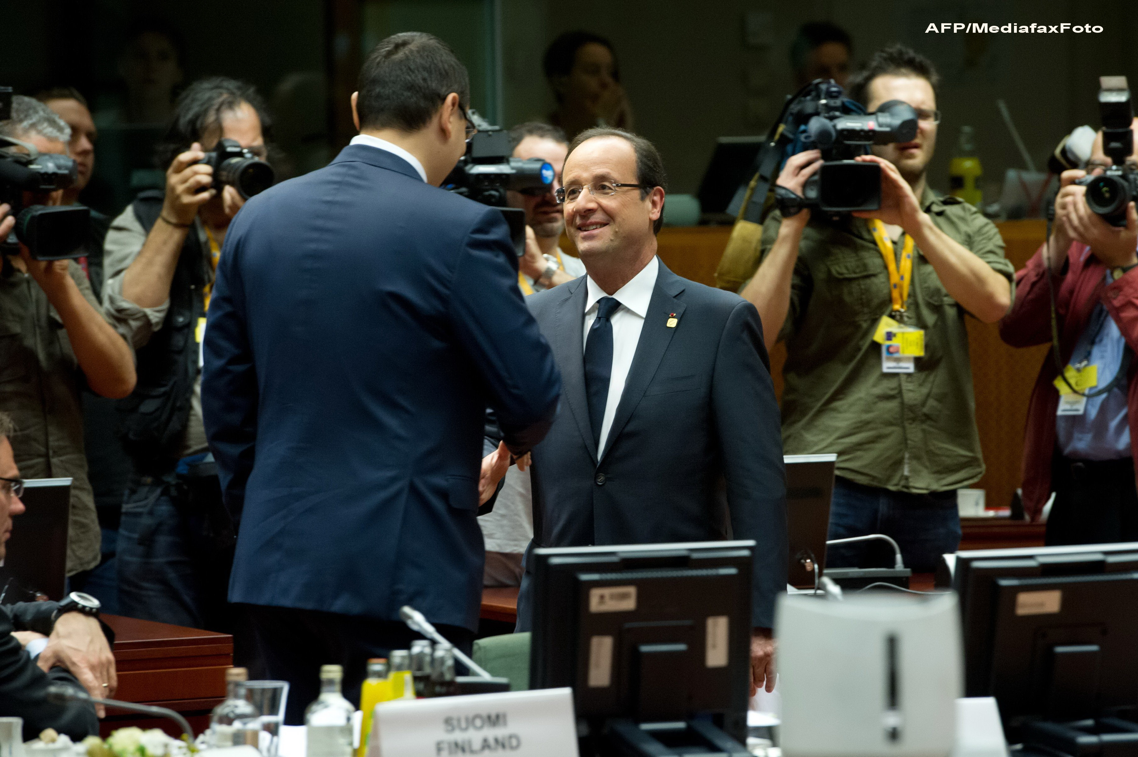 Financial Times: Disputa dintre Traian Basescu si Victor Ponta, "adevarata drama de la summitul" UE