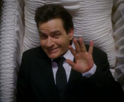 Charlie Sheen spune ca afirmatia despre casatoria sa cu o starleta porno a fost o gluma