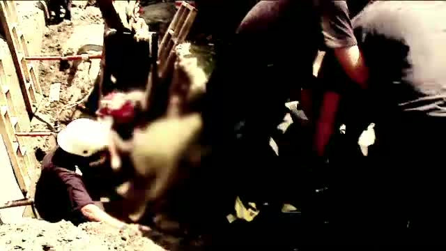 Secunda neagra. Doi muncitori, inghititi de vii de un mal de pamant inalt de 4 metri