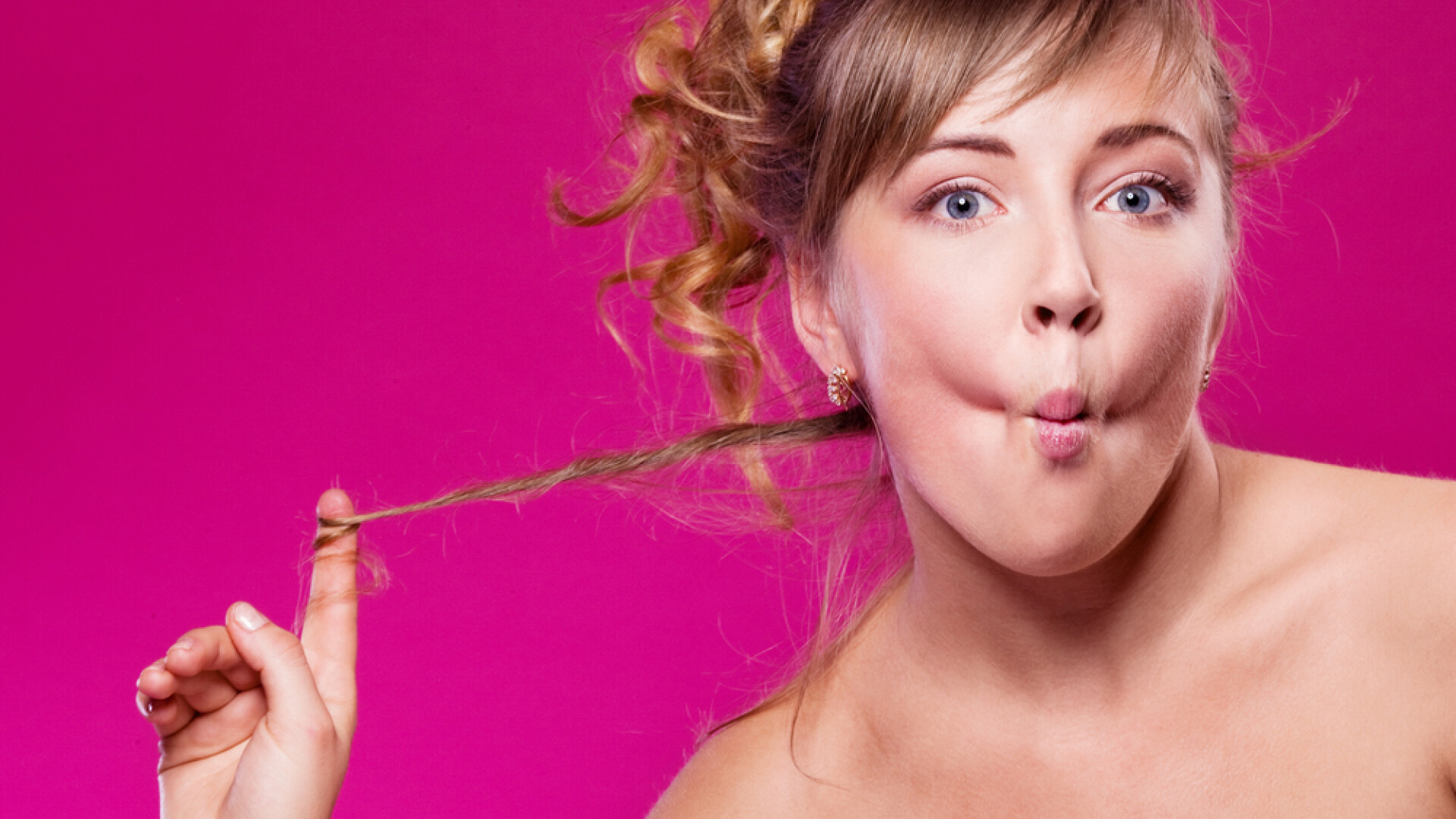 Studiu: Barbatii sunt atrasi de femeile mai "prostute"