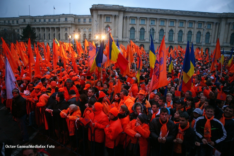 PDL organizeaza un miting anti-USL, joi, la ora 18.00, in Piata Revolutiei. Vezi replica lui Ponta