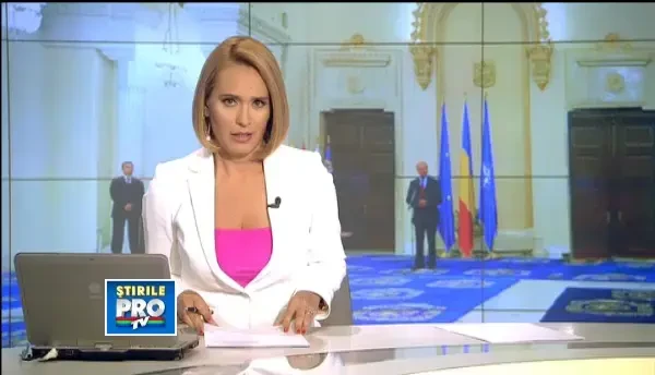 Video. Basescu i-a dat lui Ponta un dosar cu promisiunea de DEMISIE, daca se schimba Constitutia