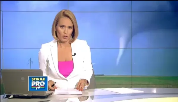 Fenomen unic pe malul Marii Negre. Un vartej urias a adus ploi abundente si grindina. VIDEO