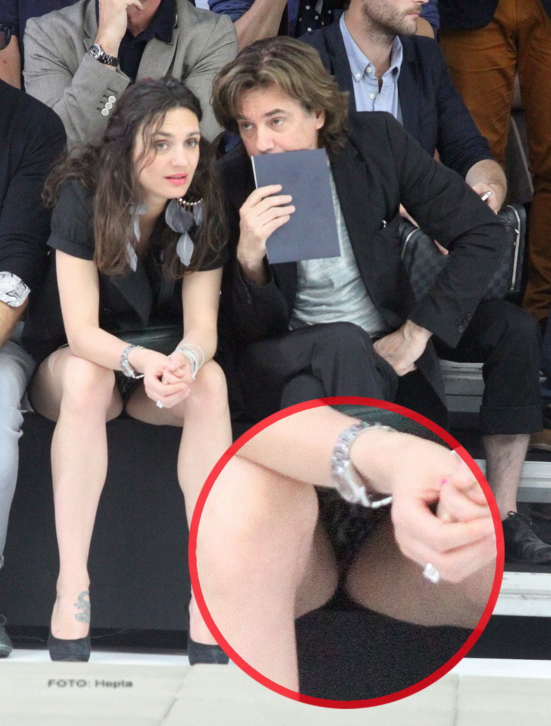 Cu tatal de mana, fiica unei celebritati a facut cea mai mare gafa posibila.Paparazzii atat asteptau