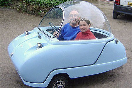 ACEASTA este cea mai mica masina din lume produsa in masa! VIDEO