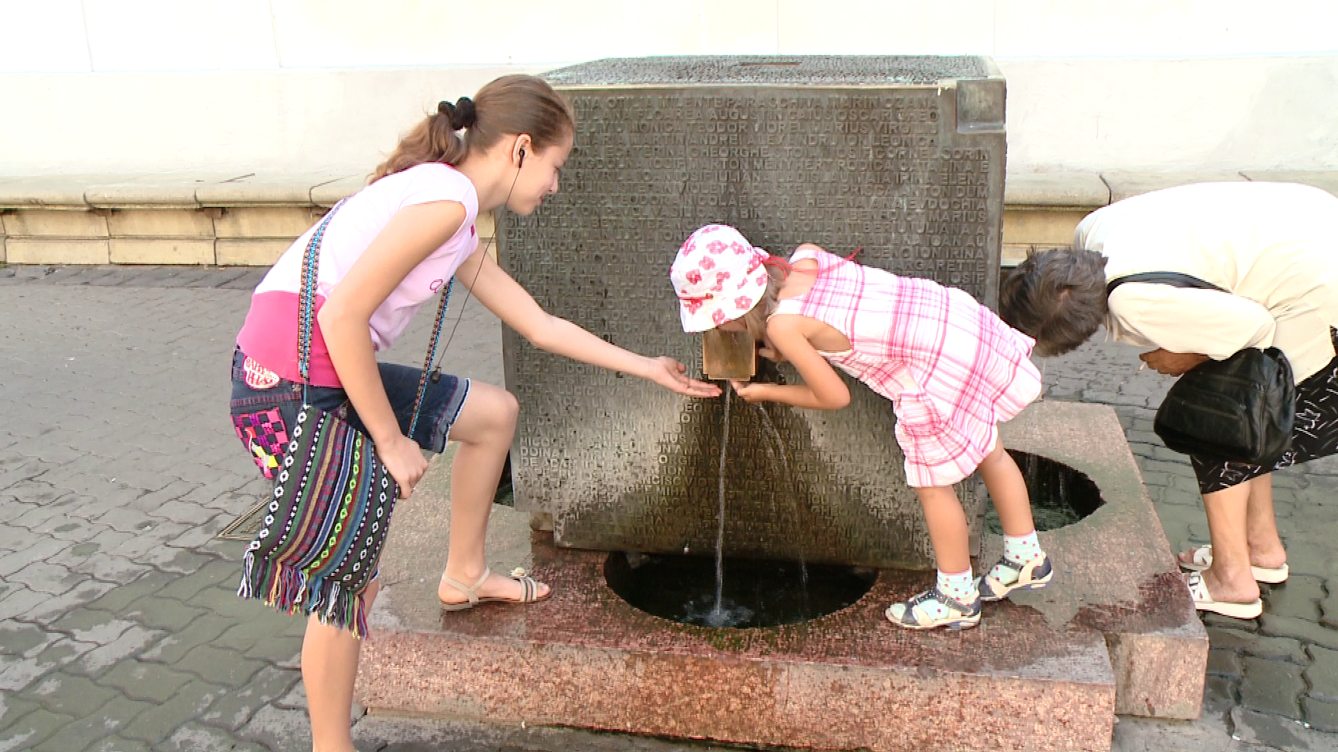 Un val naucitor de caldura cuprinde Vestul tarii. Meteorologii au emis cod portocaliu de canicula