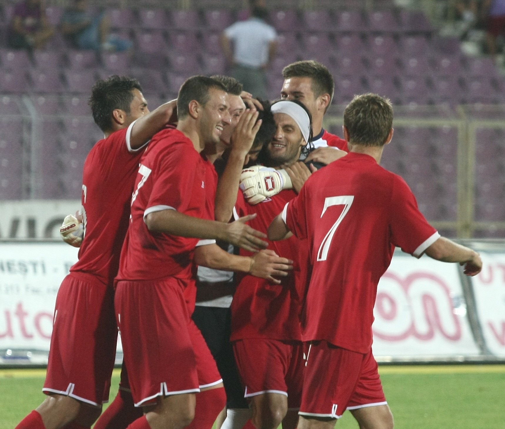 UTA si-a reluat pregatirile fara 11 jucatori din vechiul lot