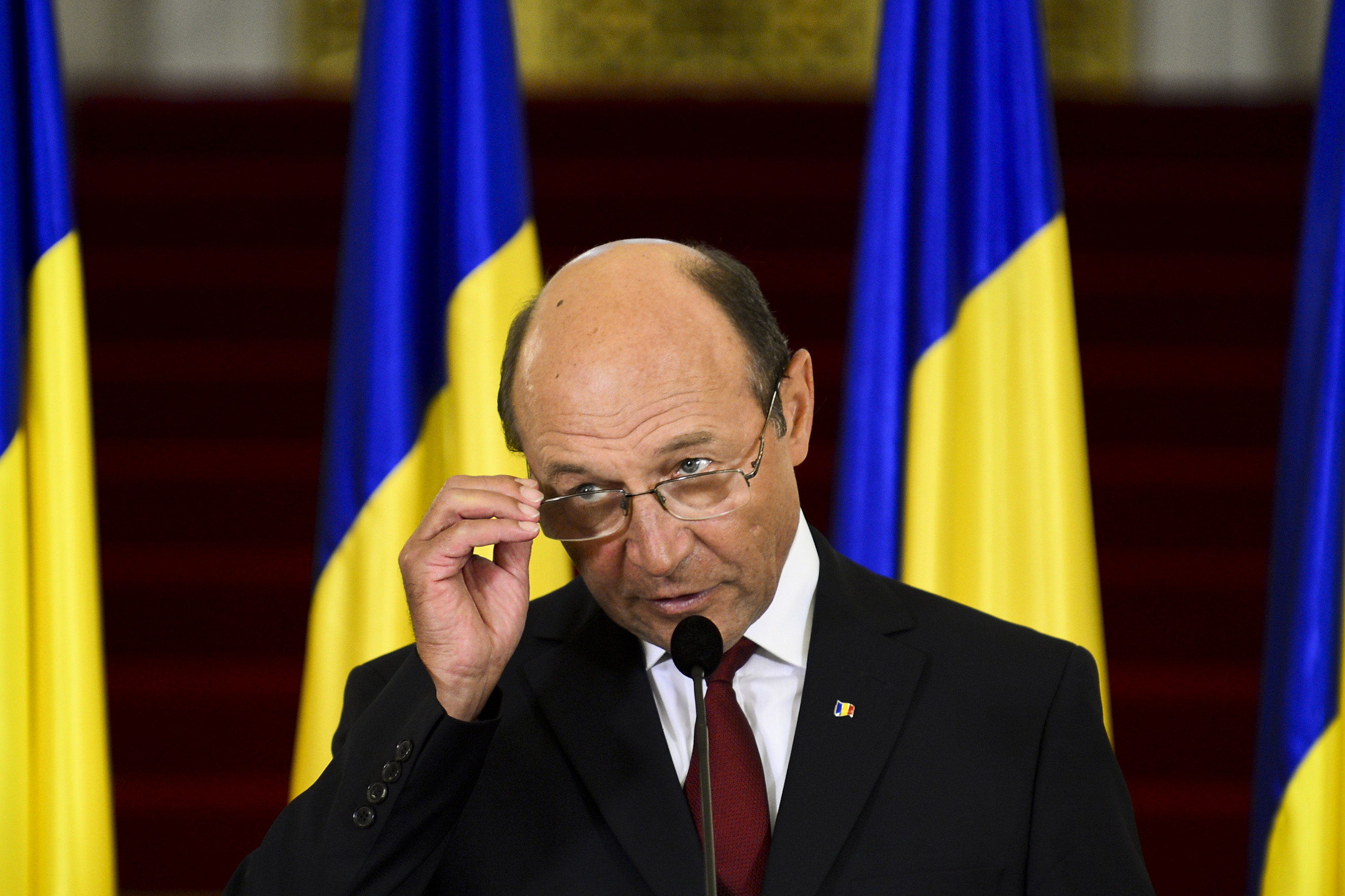 Traian Basescu: "Premierul, intr-un buncar, este imaginea unui om care a cedat nervos." Declaratia despre comisia Nana