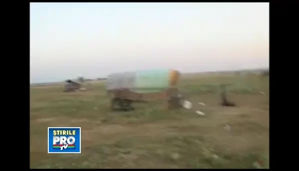 Tabara de nomazi evacuata de politistii locali din Timisoara. 80 de persoane au fost amendate