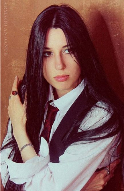 Admirat de toti barbatii, chipul angelic din fotografie e departe de a fi ceea ce pare