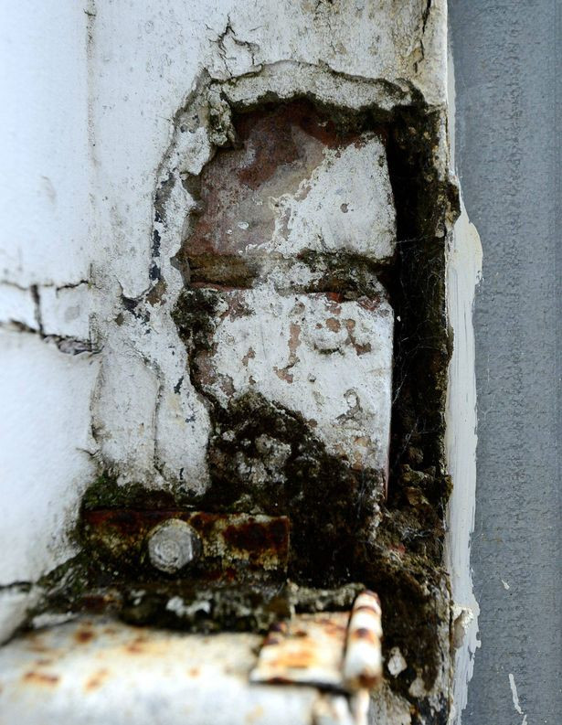 Doi betivi au crezut ca innebunesc. Cum s-au trezit cu chipul lui Iisus in fata lor