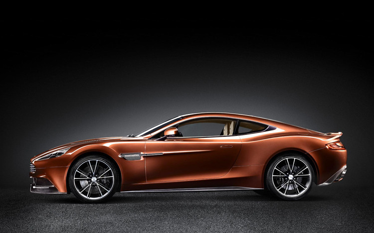 Aston Martin Vanquish - Intai de toate: Eleganta!
