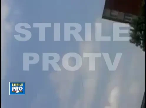 Scene INCREDIBILE. Ce faceau doi tineri IN BALCONUL apartamentului. VIDEO