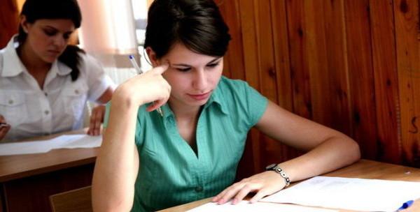 2.500 de absolventi de liceu din Cluj au intrat in febra examenului de Bacalaureat