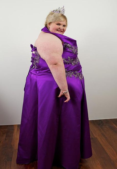 Spera sa obtina titlul de cea mai frumoasa femeie.Felul in care arata ii socheaza pe barbati