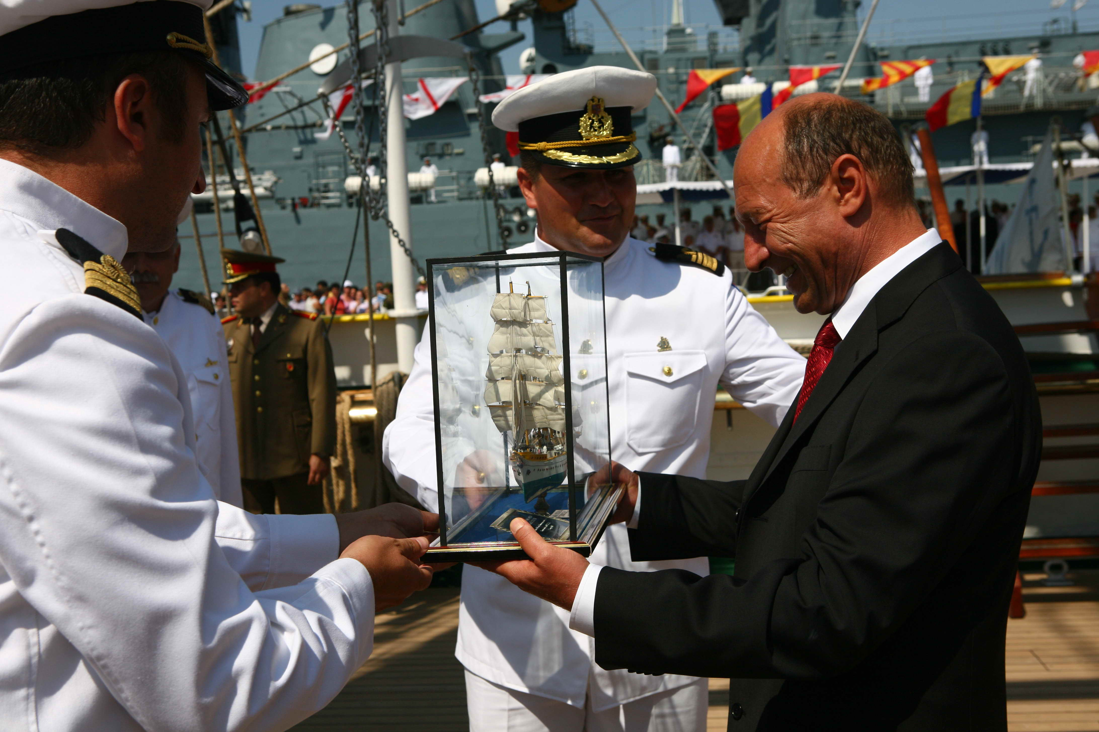 Traian Basescu: "Nu voi mai candida niciodata. Pana la pensie, vreau sa mai conduc o data o nava"