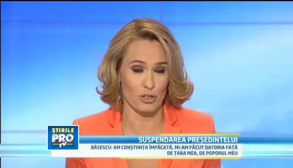 Protestele pro si contra Basescu continua la Universitate si in Piata Victoriei