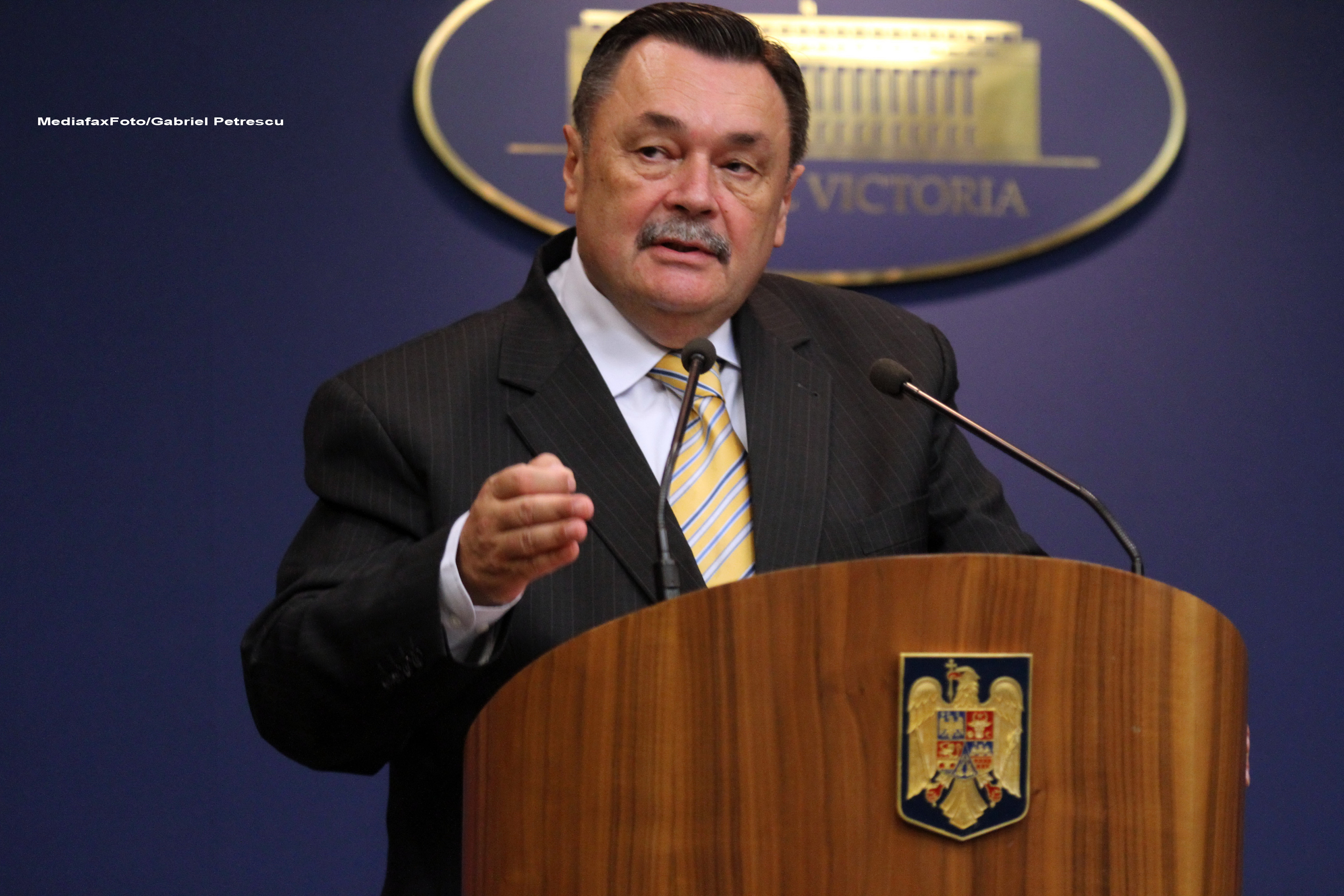 Referendum 2012. Ministrul Dobre: Votul exercitat oriunde in tara la referendum poate crea probleme