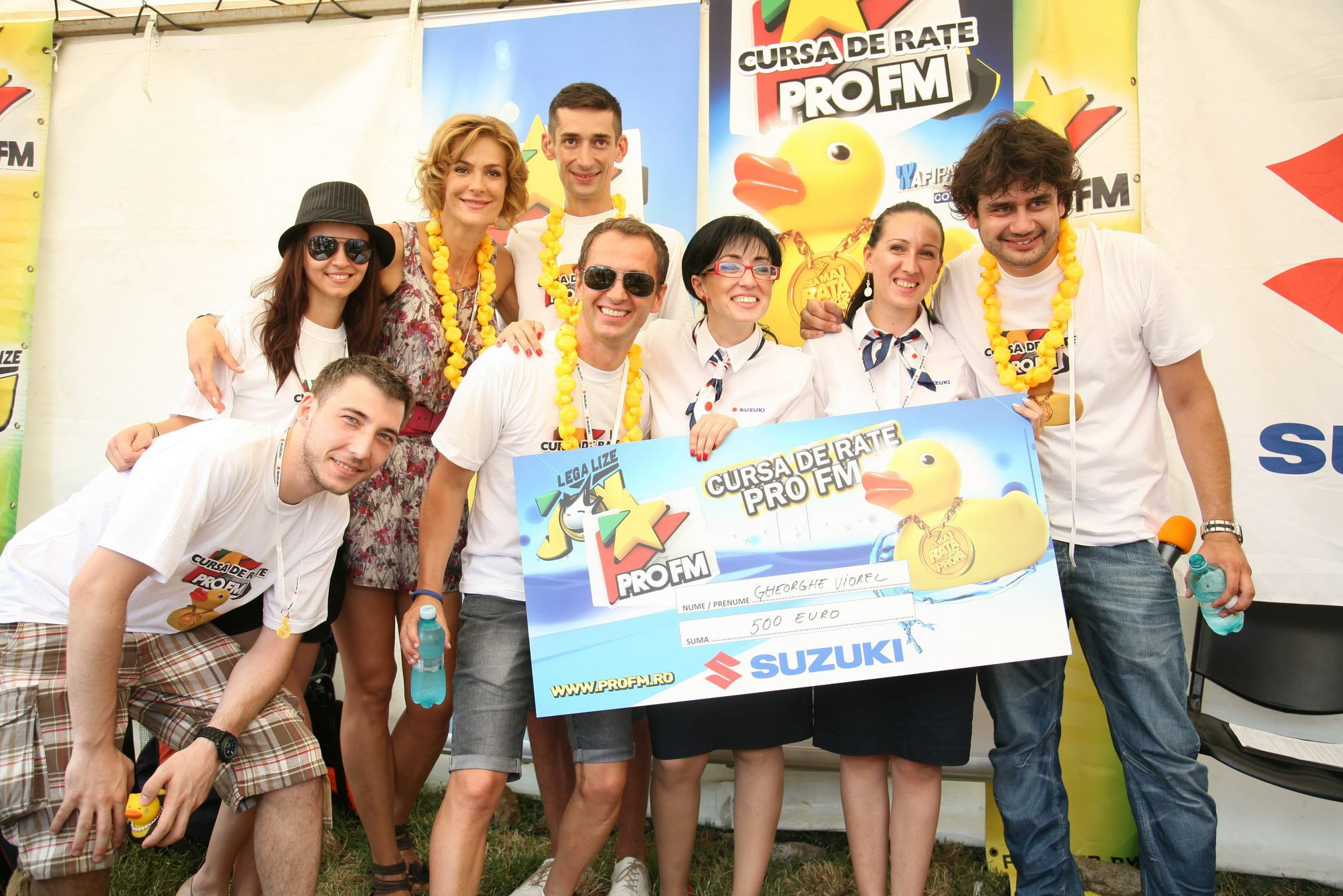 Competitie neobisnuita pe raul Dambovita. 5.000 de ratuste s-au balacit pentru un premiu de 500 euro