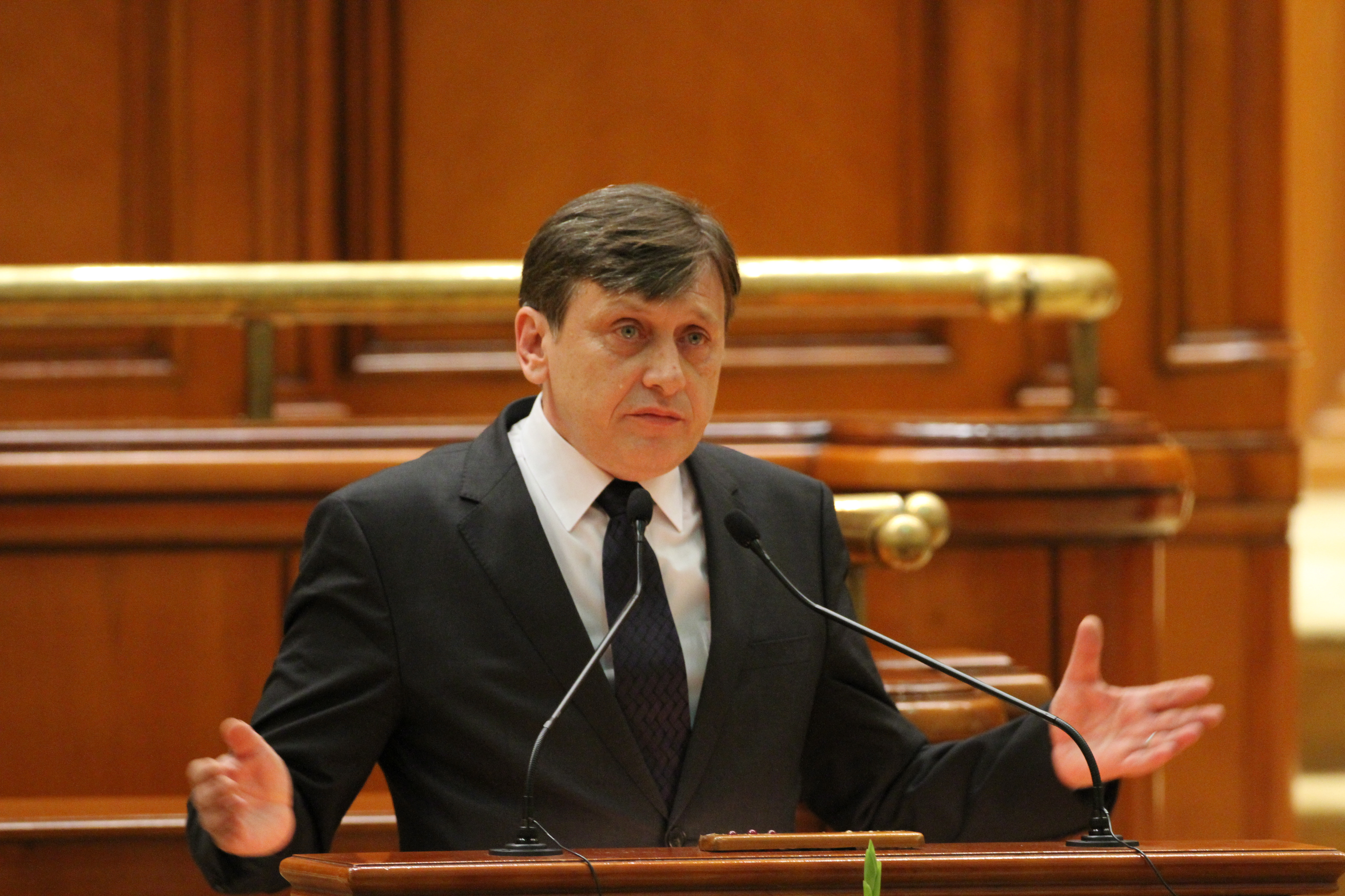 Crin Antonescu respinge ideea gratierii lui Nastase cat timp va fi presedinte interimar