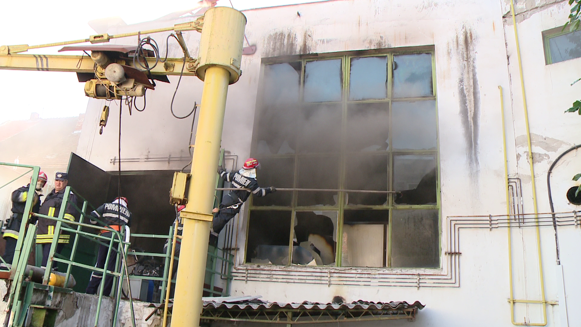Pericol de explozie la Institutul de Sudura din Timisoara. Focul a distrus aparatura performanta