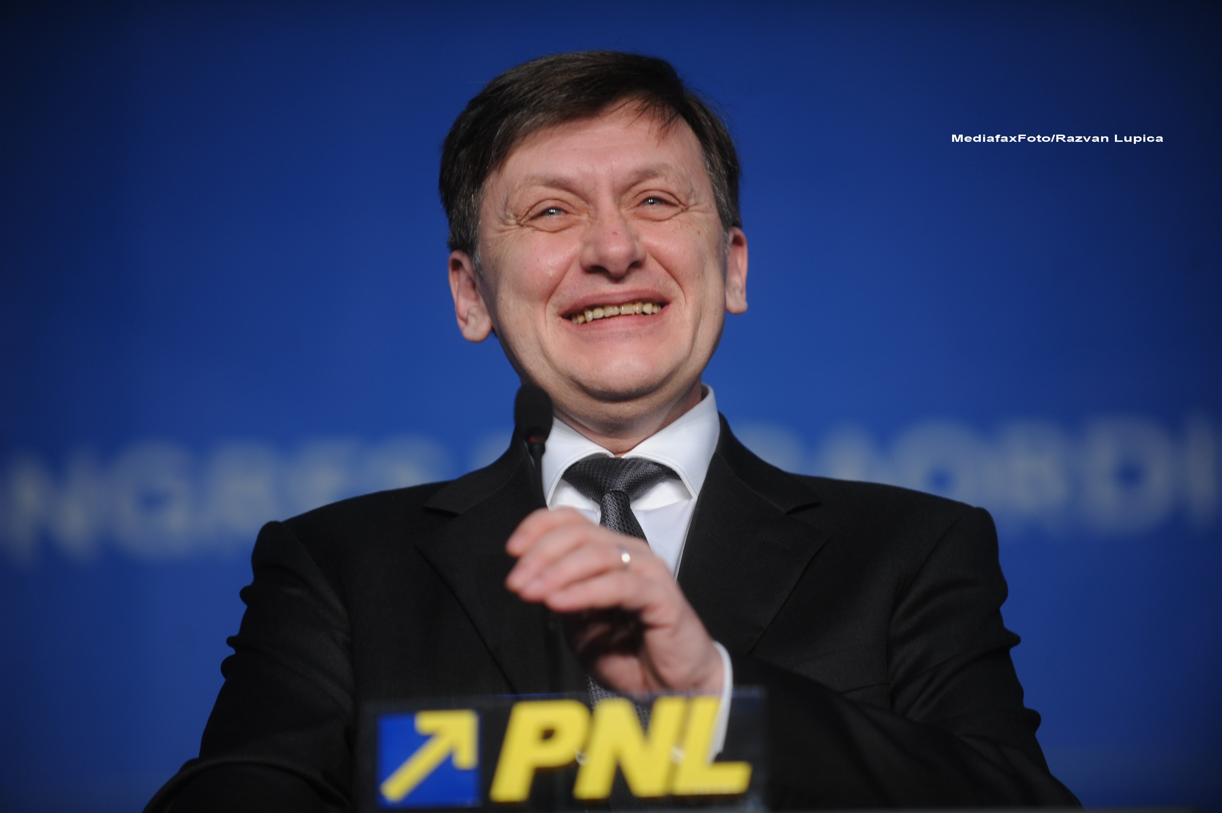 Antonescu: Nu sunt bolnav de somn; Daca Basescu ignora un vot coplesitor, e varianta suspendarii