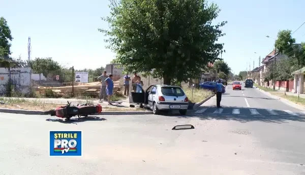 Accident de circulatie la Timisoara.Un motociclist a ajuns la spital dupa ce a intrat intr-o masina