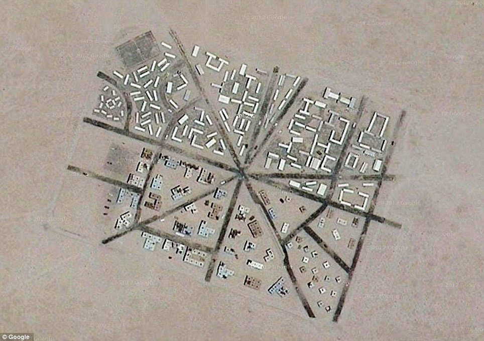 FOTO. Orasul construit in desert de catre armata americana, pentru a fi bombardat