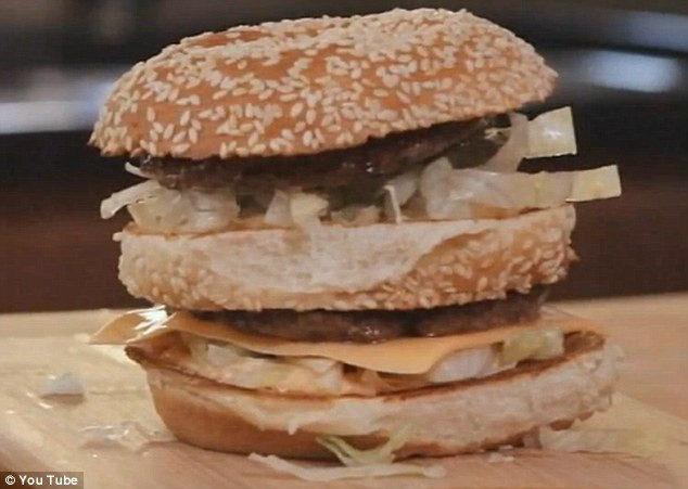 VIDEO. McDonald's isi dezvaluie secretele. Cum poti prepara un Big Mac chiar la tine acasa