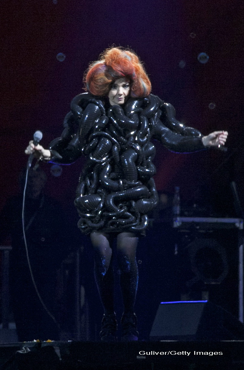 Aparitia ei i-a socat pe spectatori. Cum a putut sa imbrace asa ceva la 46 de ani. FOTO