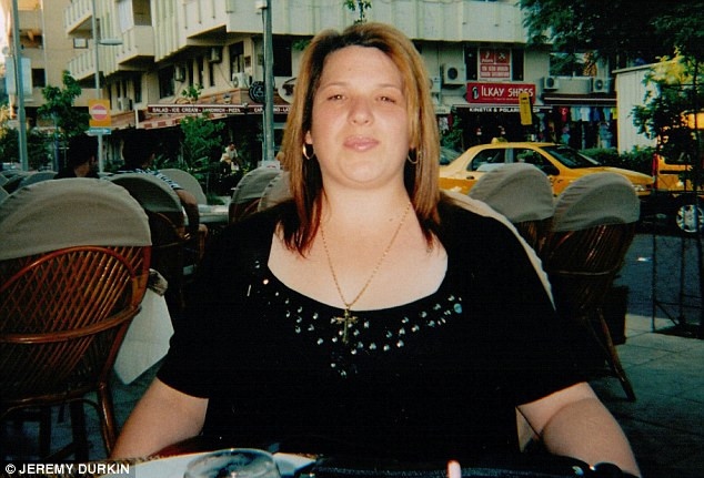 Aceasta femeie i-a marturisit sotului ca l-a inselat cu un turc. Reactia lui este incredibila