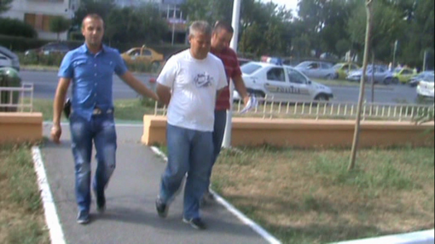 S-a dat drept politist economic si a cerut bani mai multor comercianti din Piata Dacia din Timisoara