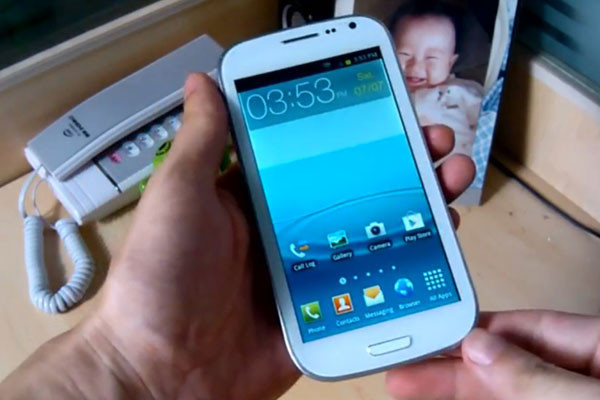 Chinezii ataca piata: Samsung Galaxy S III exagerat de ieftin VIDEO