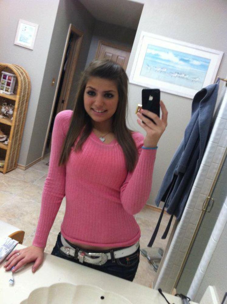 Ce se intampla cand o fata frumoasa intra intr-un anturaj periculos