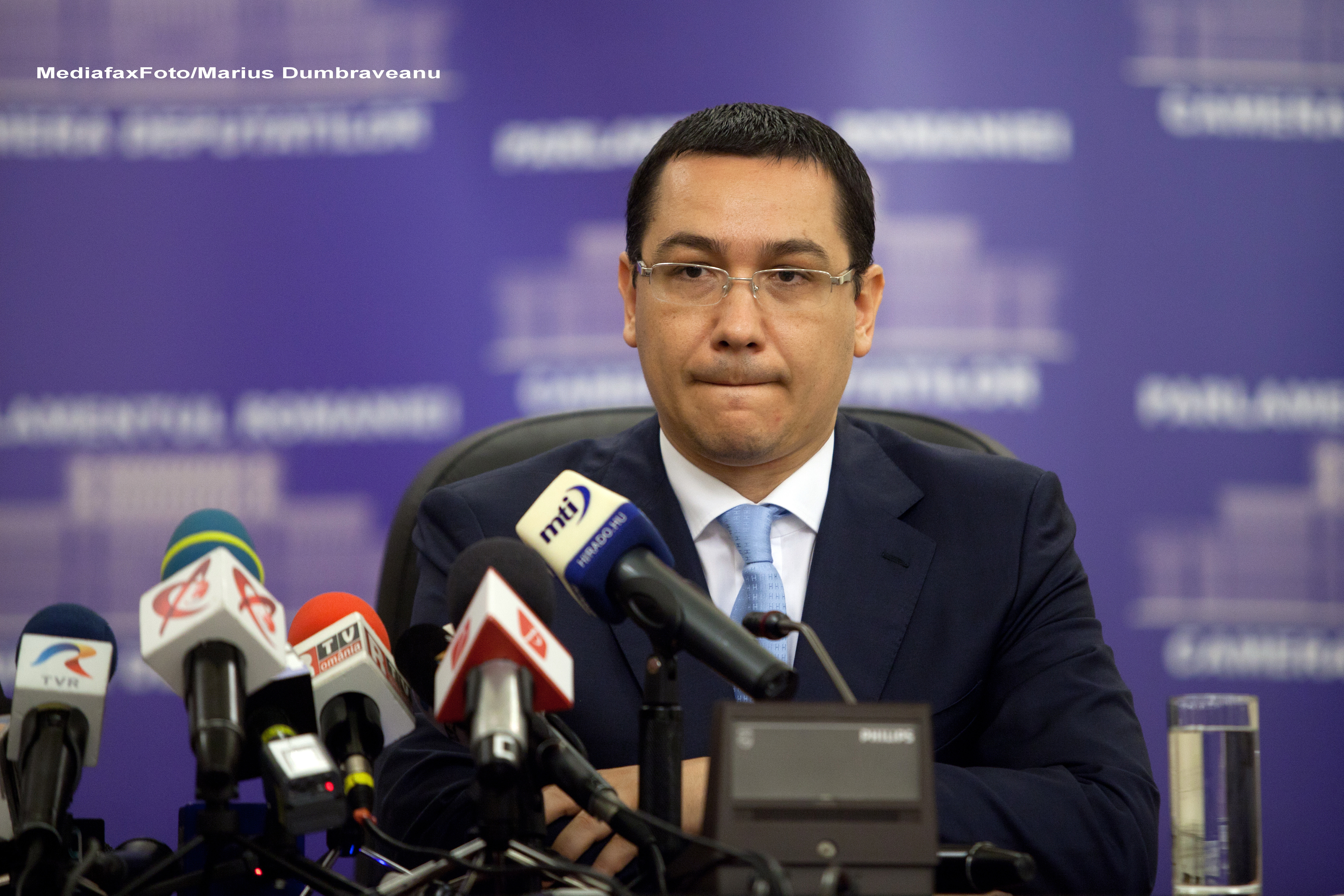 Ponta, intrebat daca va demisiona ca Pal Schmitt pentru plagiat:Urmez doar modelul ungar din Romania