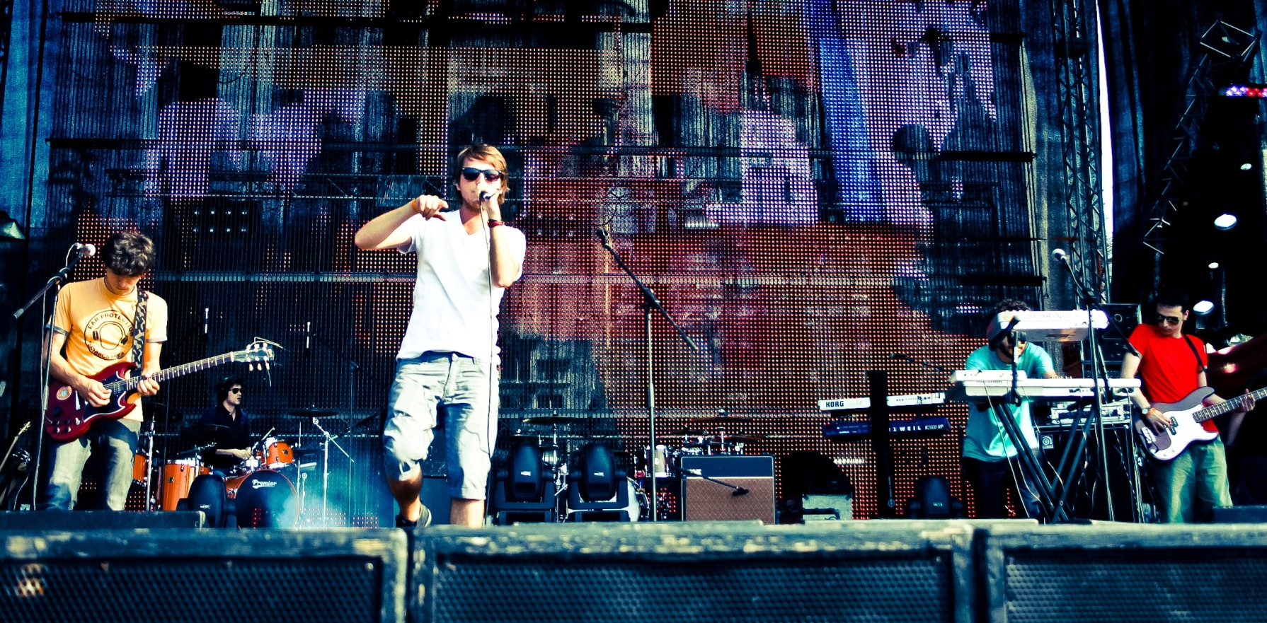 Les Elephants Bizarres, in deschiderea concertului Roxette