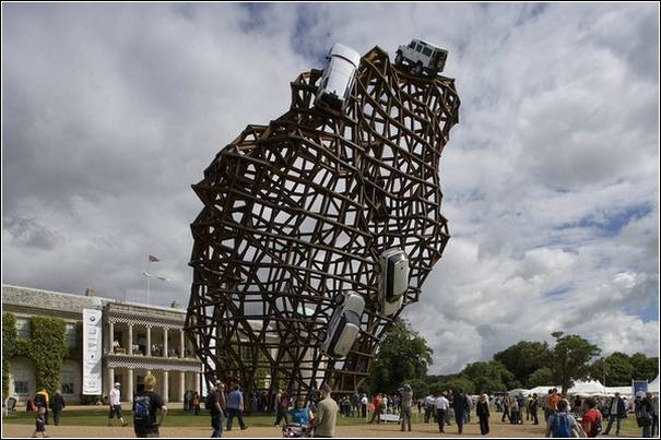 Acestea sunt cele mai bizare sculpturi din lume: sculpturile cu masini