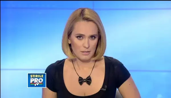 Patru profesori, retinuti dupa ce au primit bani de la elevi pentru note mai bune la BAC