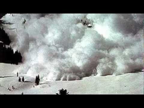 Noua alpinisti au murit intr-o avalansa din masivul Mont Blanc