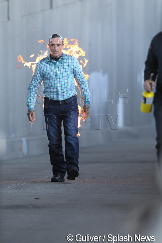 Imagini spectaculoase de la filmarile Top Gear. Richard Hammond si-a dat foc