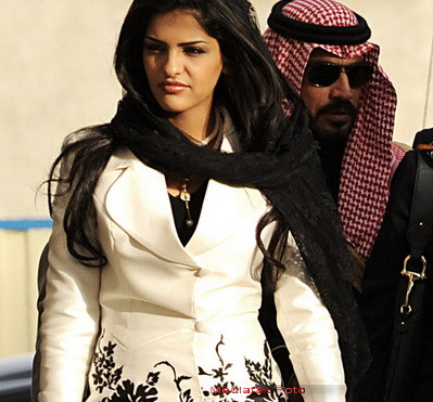 Cine sunt miliardarele care stau la bratul celor mai bogati oameni ai lumii. GALERIE FOTO