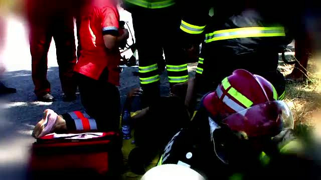 22 de raniti, dupa ce autocarul unei trupe de dansatori din Serbia s-a rasturnat in Mehedinti