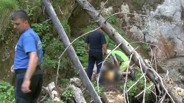 Un copil de 8 ani a murit dupa ce a cazut de la 15 metri inaltime intr-o cascada din Muntii Bucegi
